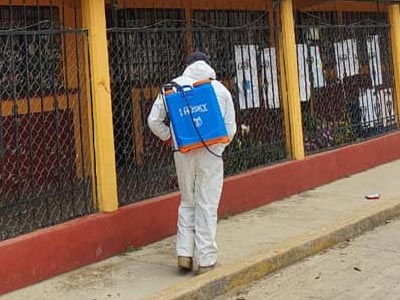  Sanitización en la Junta Auxiliar de Ocotlán.